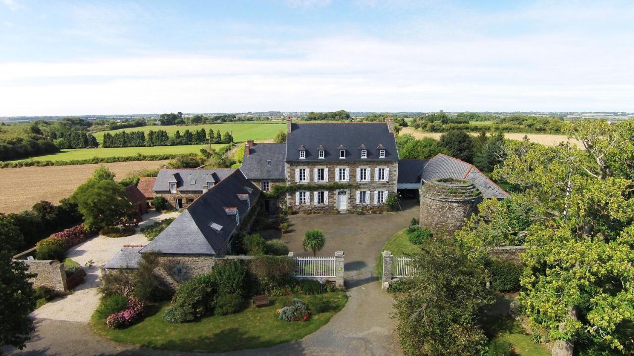 Le Rumain Hengoat Exterior photo